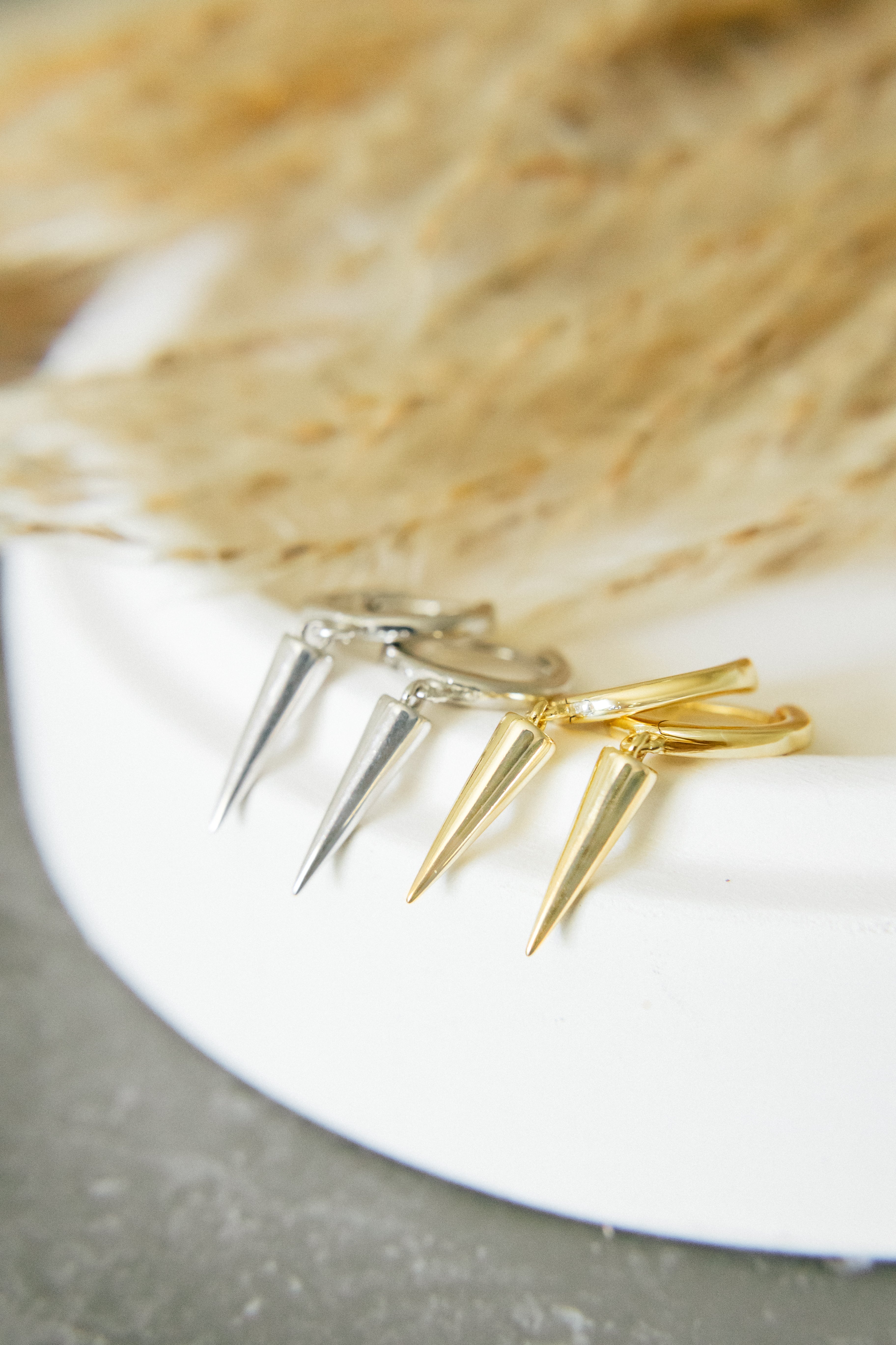 Dagger Hoops