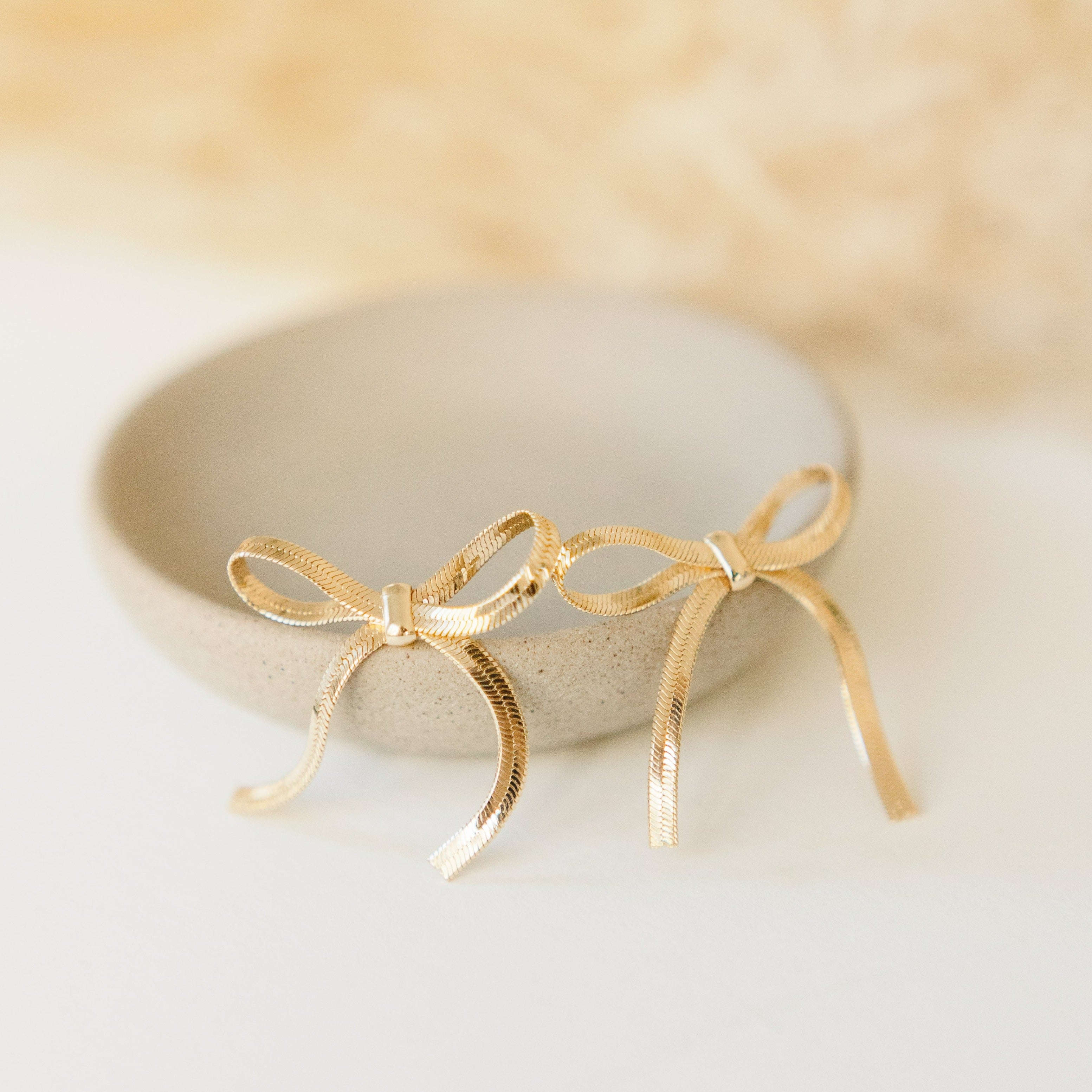 Short Tassel Bow