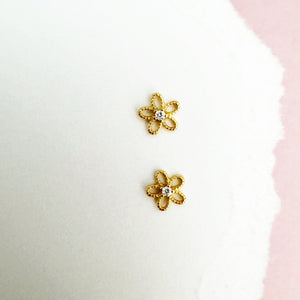 Sparkle flower screw back earrings