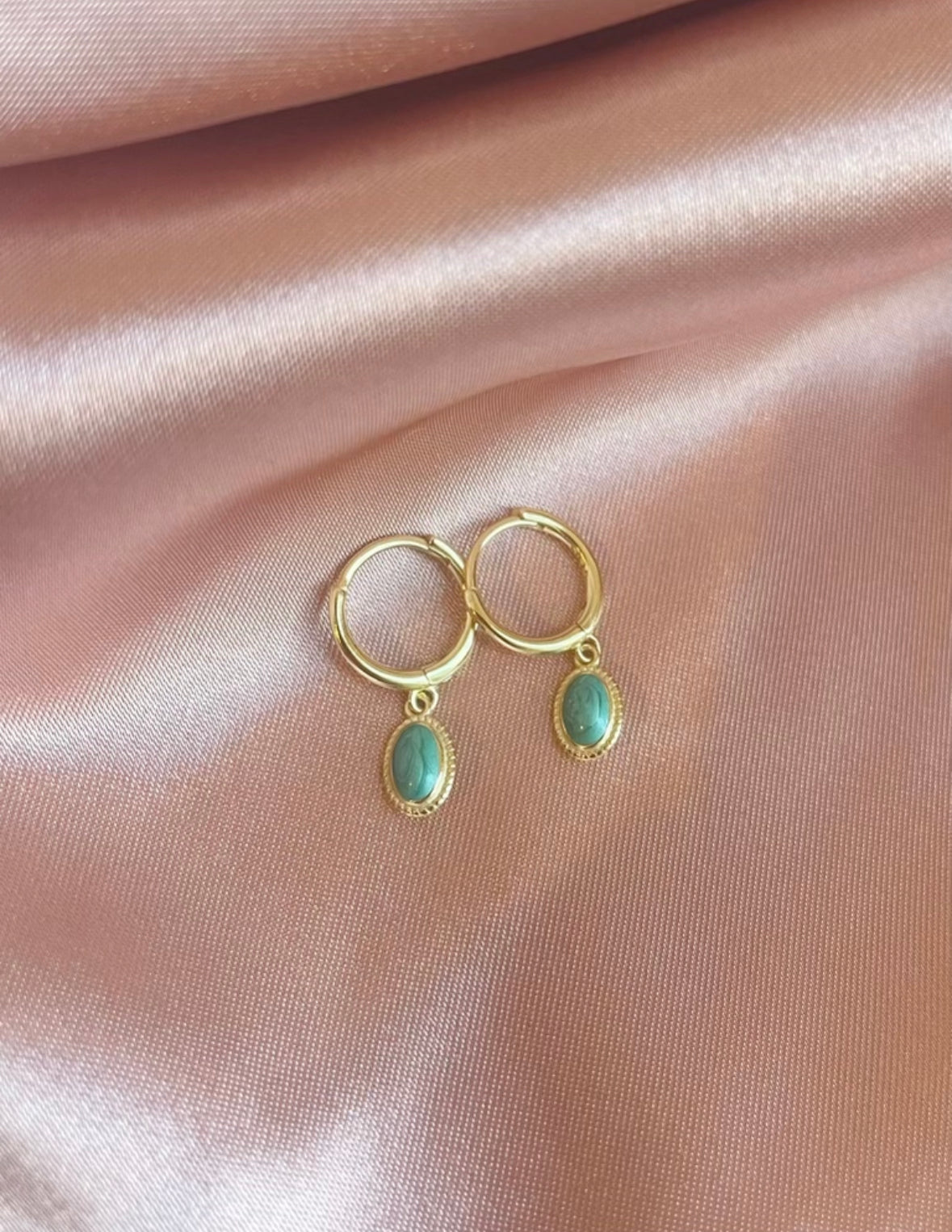 Emerald hoop