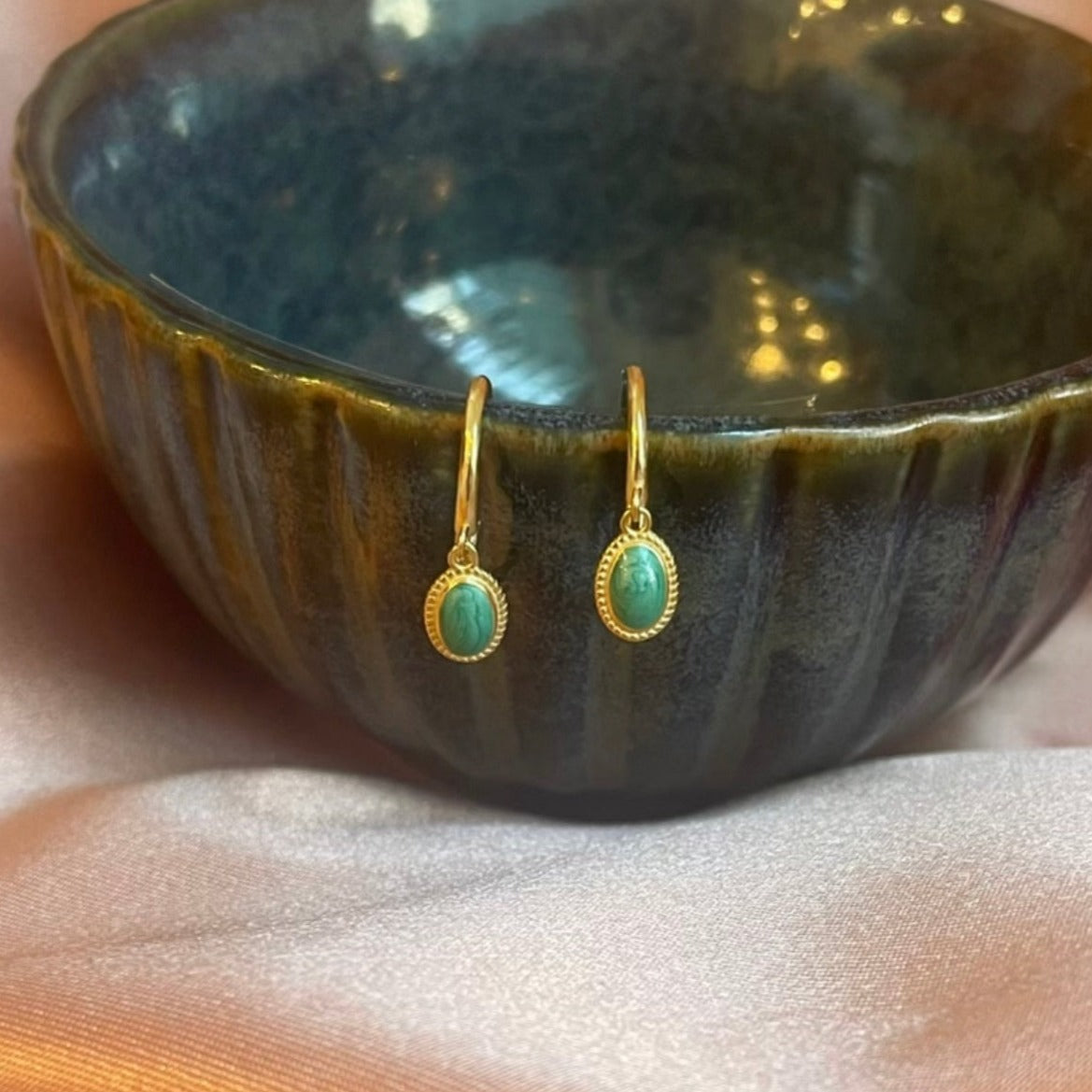 Emerald hoop